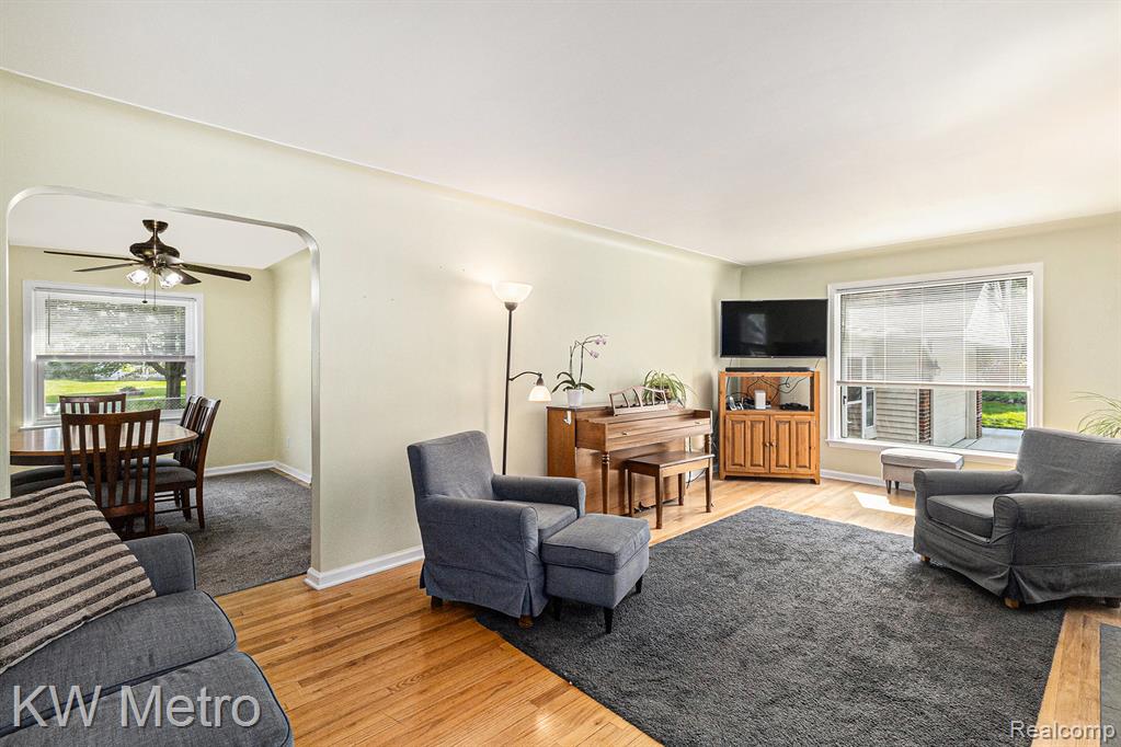 449 Shoreview Drive, Waterford, MI 48328 — Photo 9