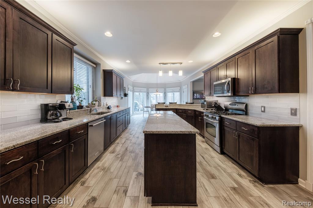 49112 White Mill Drive, Utica, MI 48317 — Photo 8