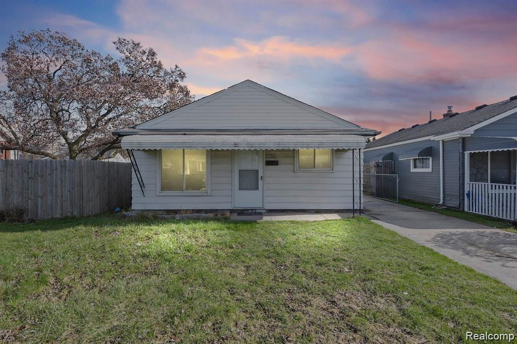 2552 EMOGENE Street, Melvindale, MI