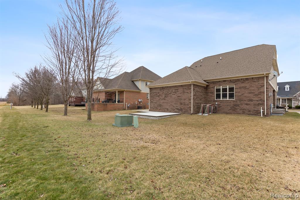 49751 GOLDEN PARK Drive, Shelby Twp, MI 48315 — Photo 43