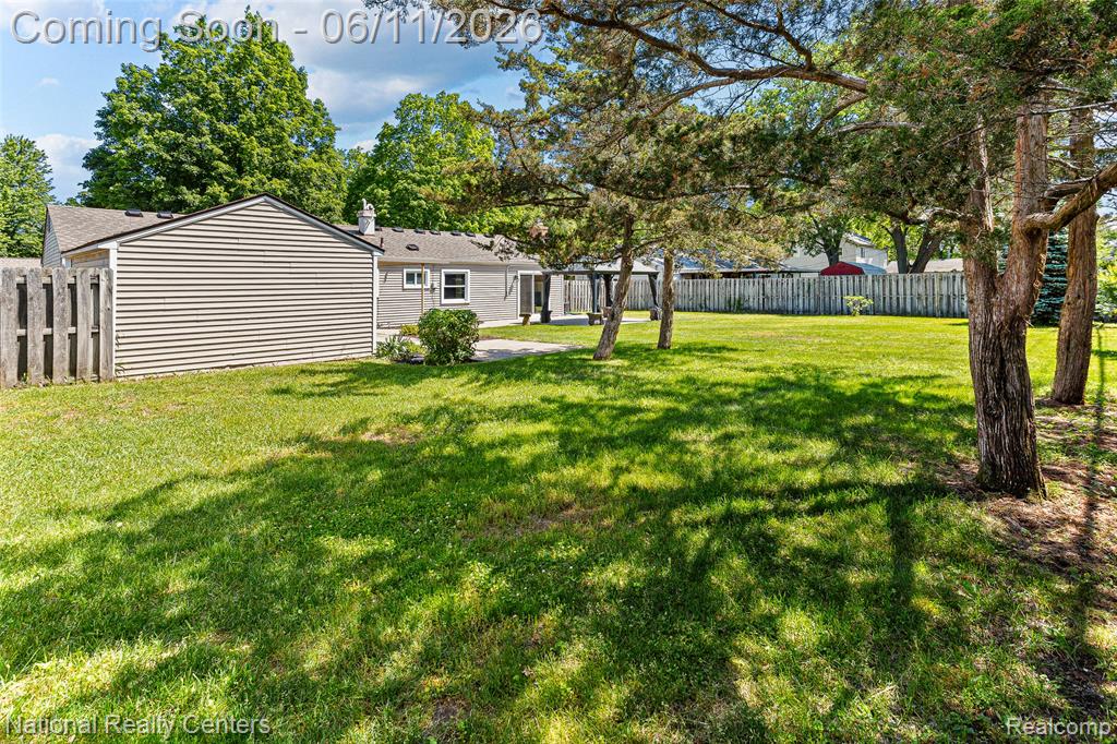 5191 Lynsue Lane, Waterford, MI 48327 — Photo 32