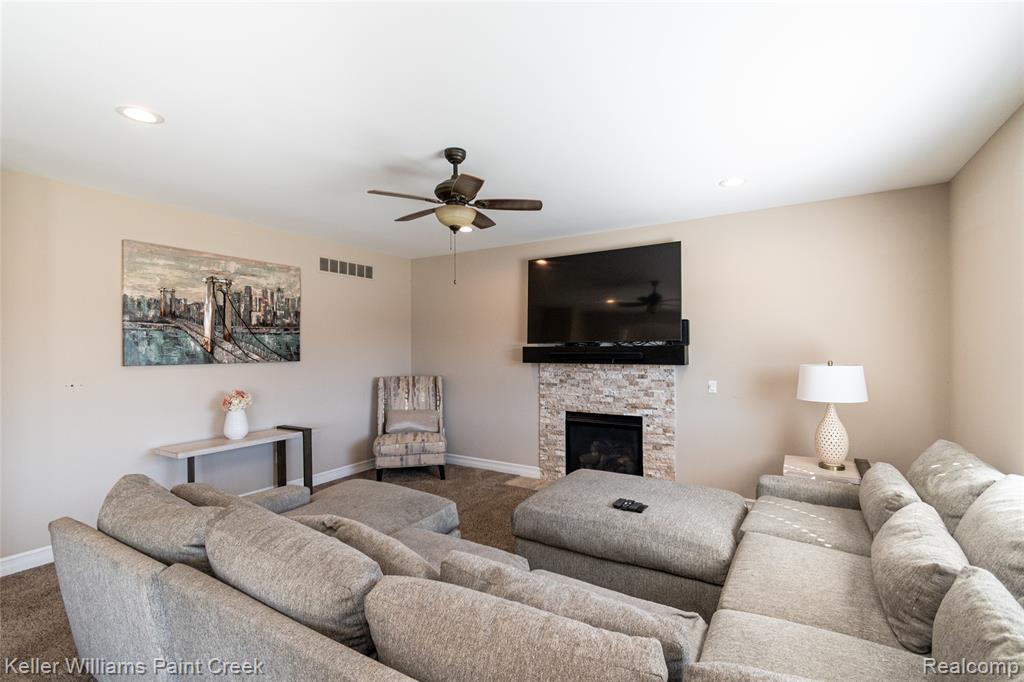 49596 Platte River Drive, Chesterfield, MI 48047 — Photo 11