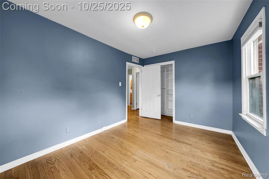 4073 Silver Birch Drive, Waterford, MI 48329 — Photo 8