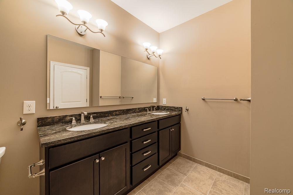 9546 KINGSWAY Circle, Clarkston, MI 48348 — Photo 31