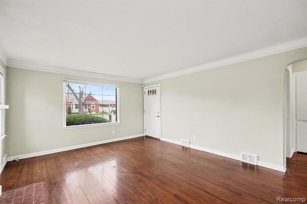 23031 Republic Avenue, Oak Park, MI 48237 — Photo 7