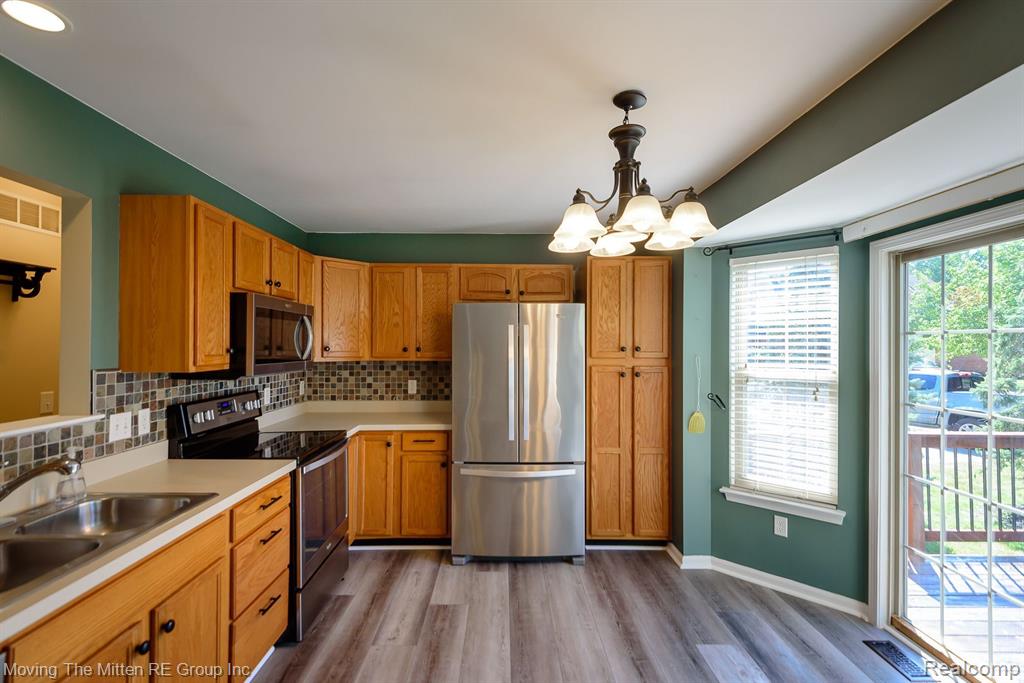 8834 PRAIRIE Court, Van Buren, MI 48111 — Photo 9