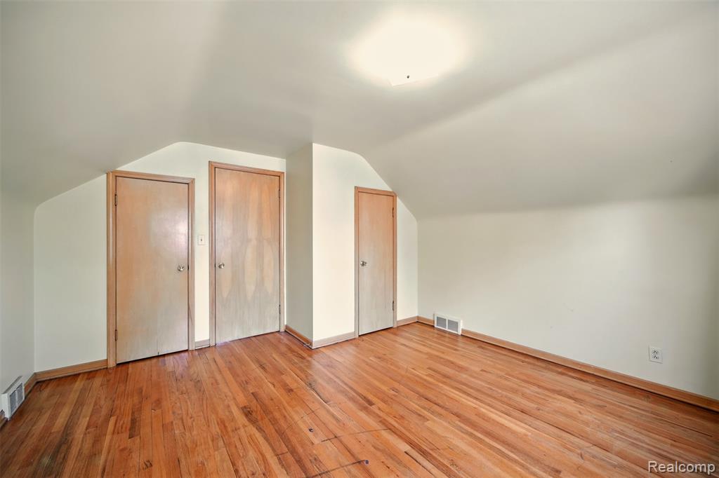 826 Shoreham Road, Grosse Pointe Woods, MI 48236 — Photo 21