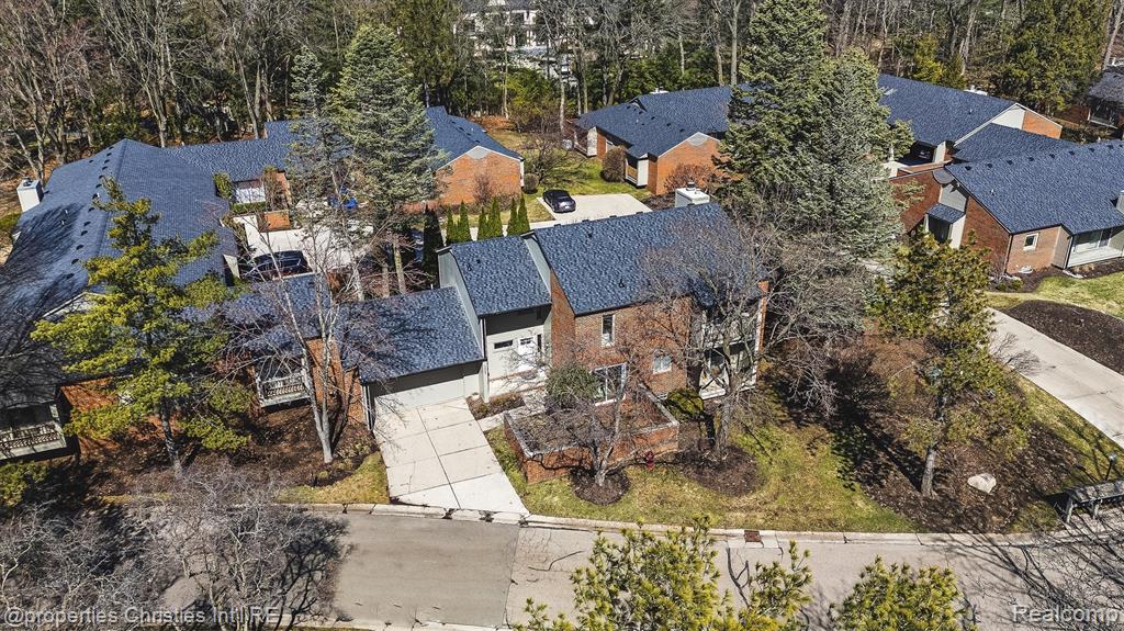 1060 Stratford Place, Bloomfield Hills, MI 48304 — Photo 37