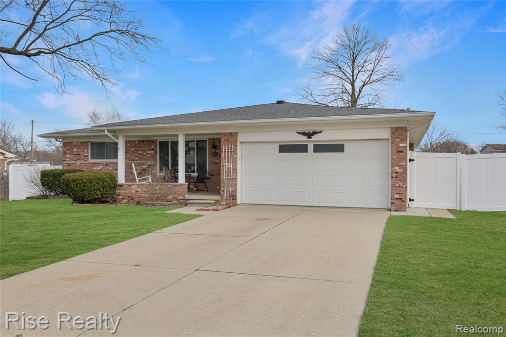 5407 Fairview Drive, Grand Blanc, MI 48439 — Photo 2