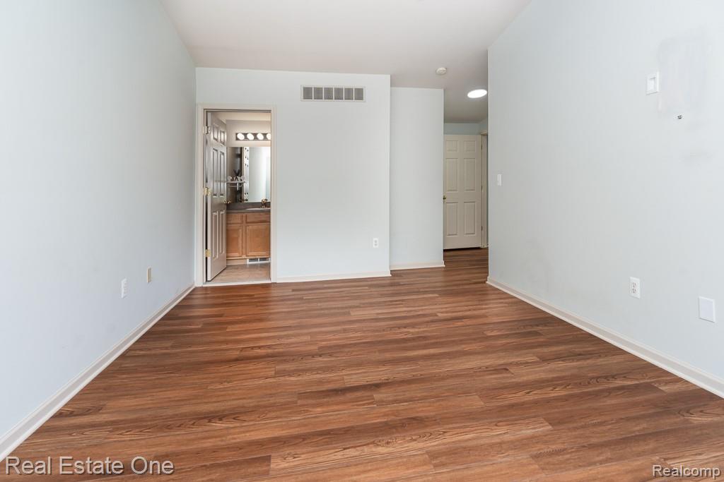 6963 Edgewater Drive, Troy, MI 48085 — Photo 13