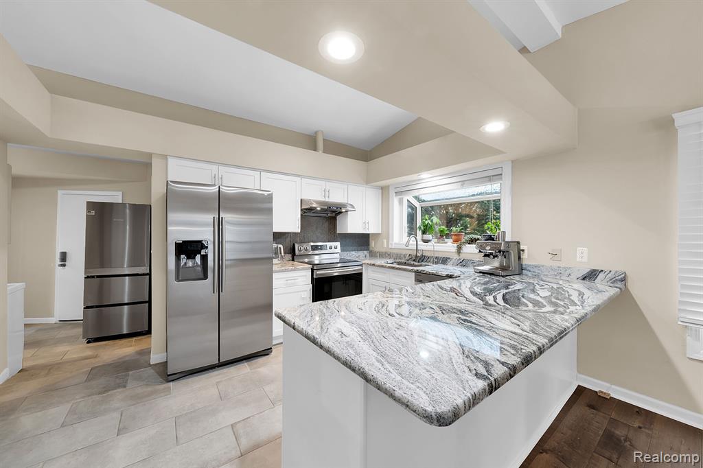 6367 Denton Drive, Troy, MI 48098 — Photo 10