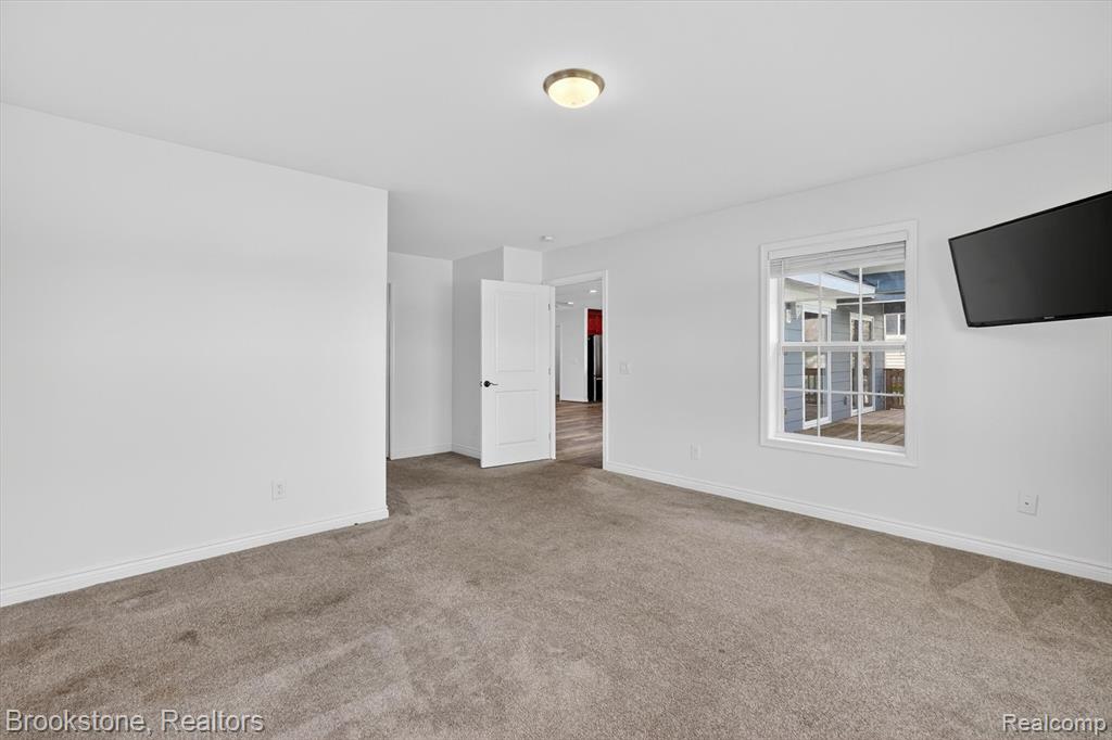 3695 Lotus Drive, Waterford, MI 48329 — Photo 17