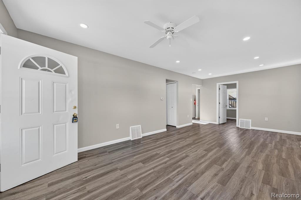 453 MANATEE Avenue, Hazel Park, MI 48030 — Photo 4