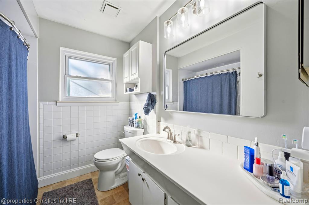 549 Provincetown Lane, Plymouth, MI 48170 — Photo 19