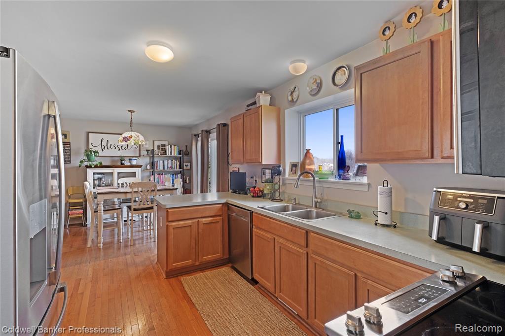 9283 Betsie Drive, Grand Blanc, MI 48439 — Photo 11