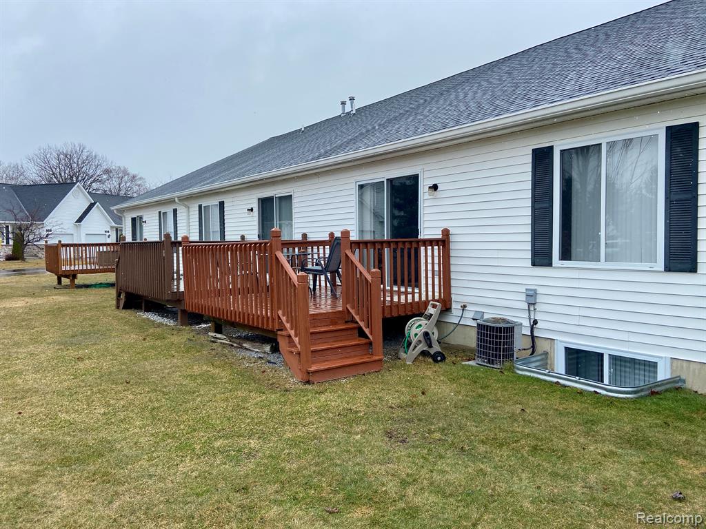 936 LIGHTHOUSE Drive, Marysville, MI 48040 — Photo 27
