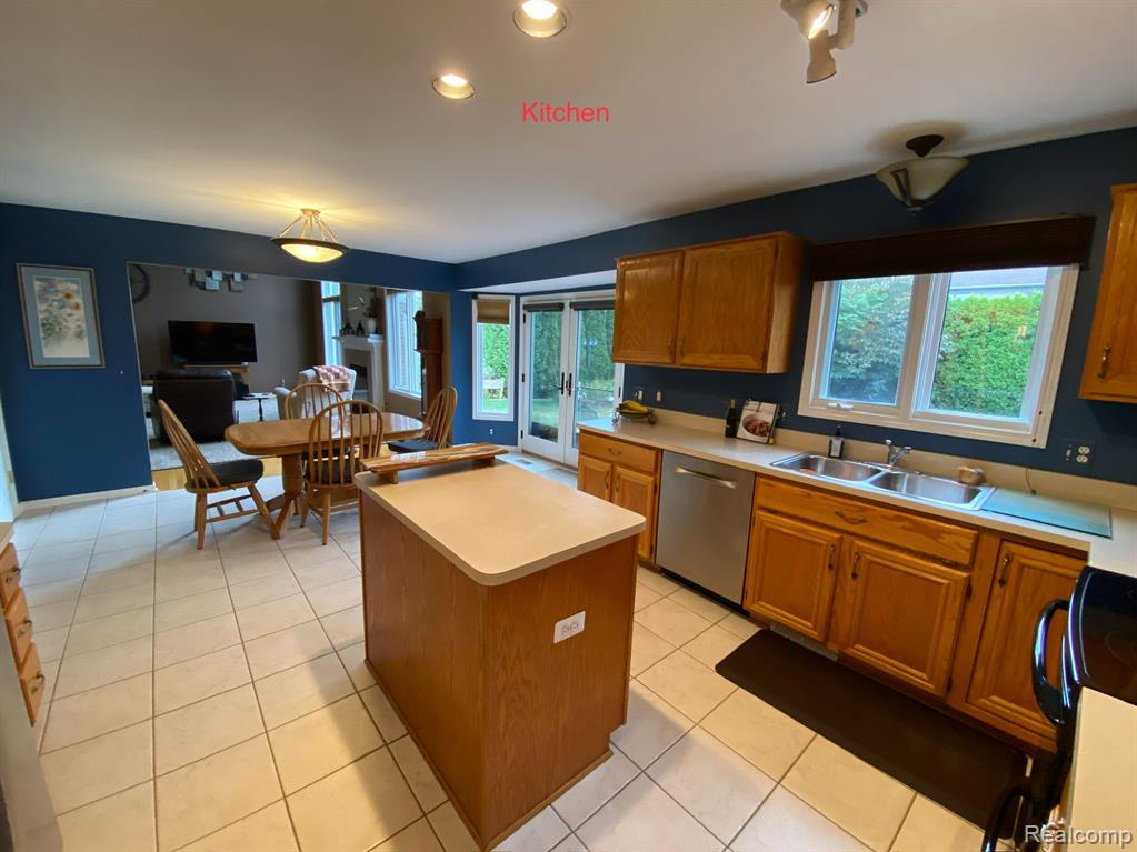 48701 LAFAYETTE Drive, Macomb, MI 48044 — Photo 47
