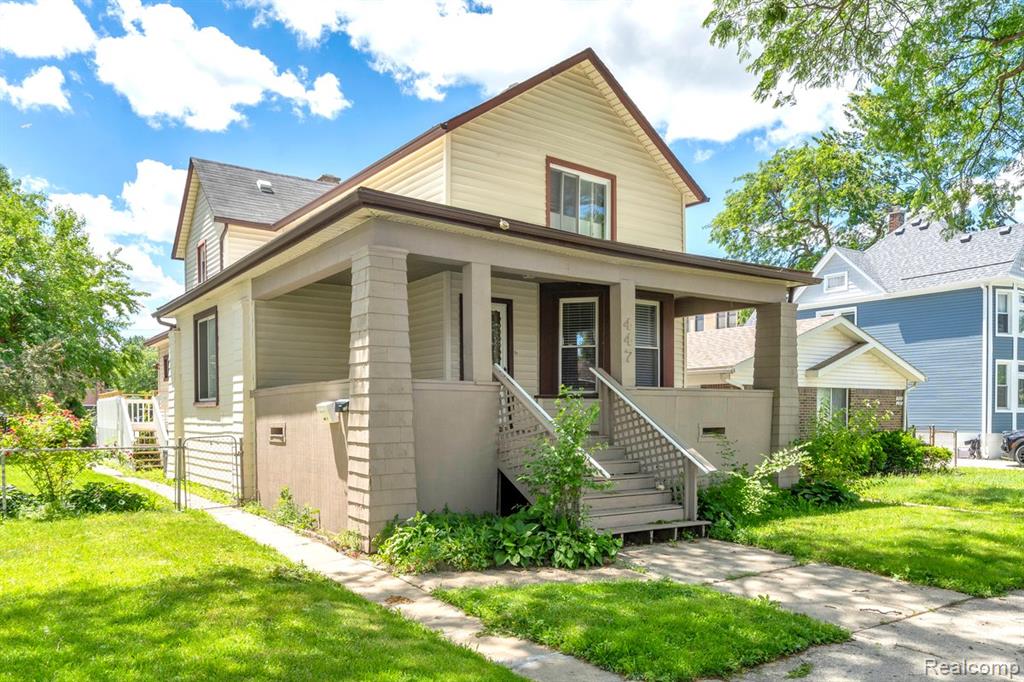 447 SYCAMORE Street, Wyandotte, MI 48192 — front exterior