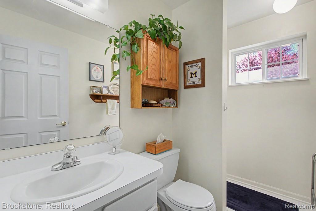 12465 Pagels Drive, 22, Grand Blanc, MI 48439 — Photo 23