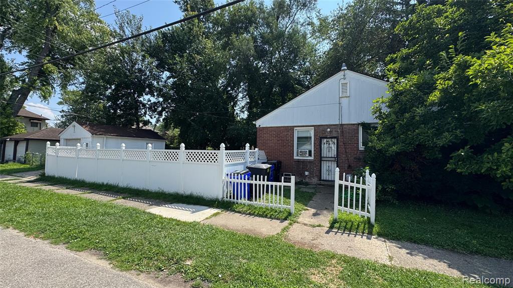 16616 Blackstone Street, Detroit, MI 48219 — Photo 5