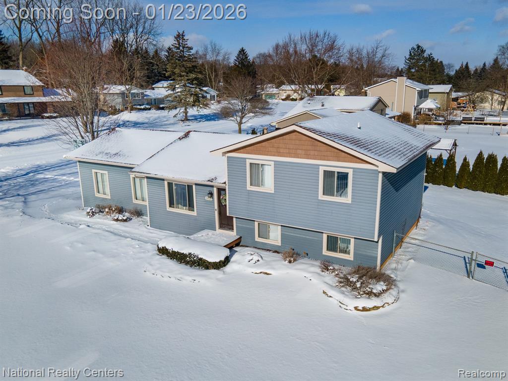 3955 Westlyn Drive, Lake Orion, MI — Photo 3