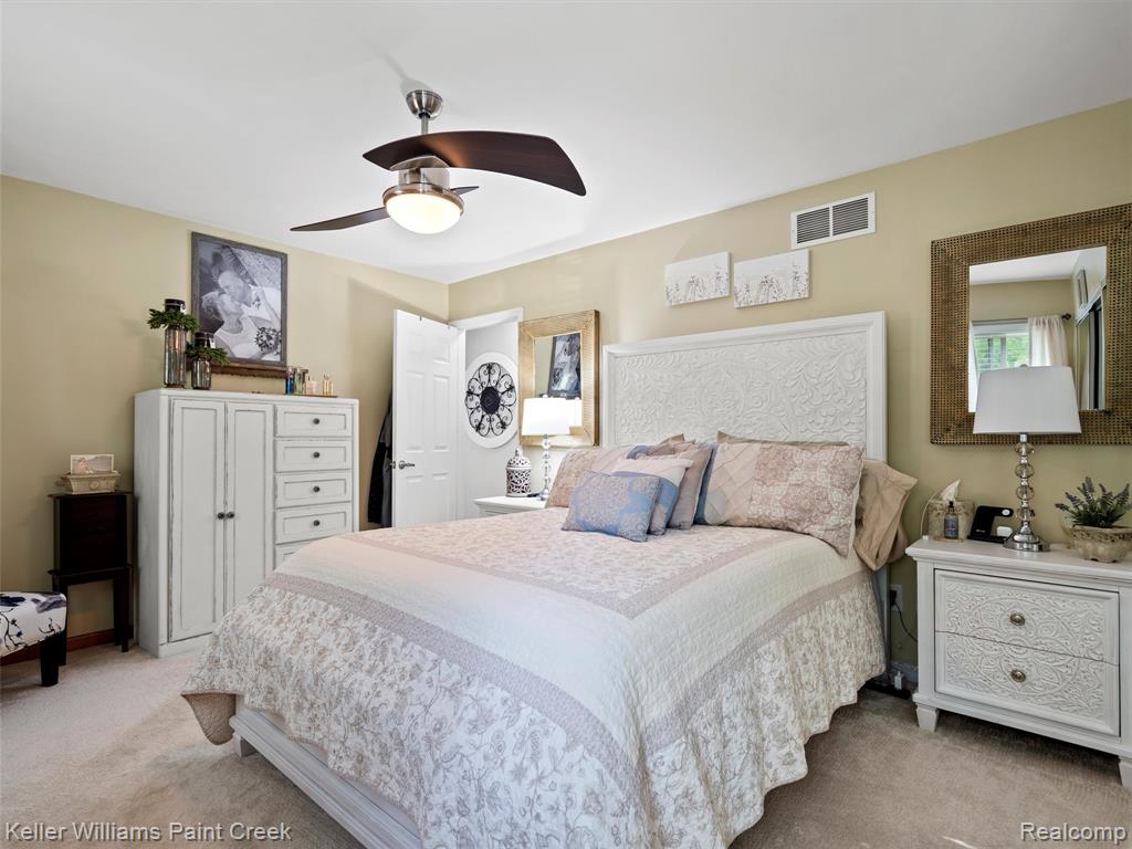 43092 Bond Court, Sterling Heights, MI 48313 — Photo 21