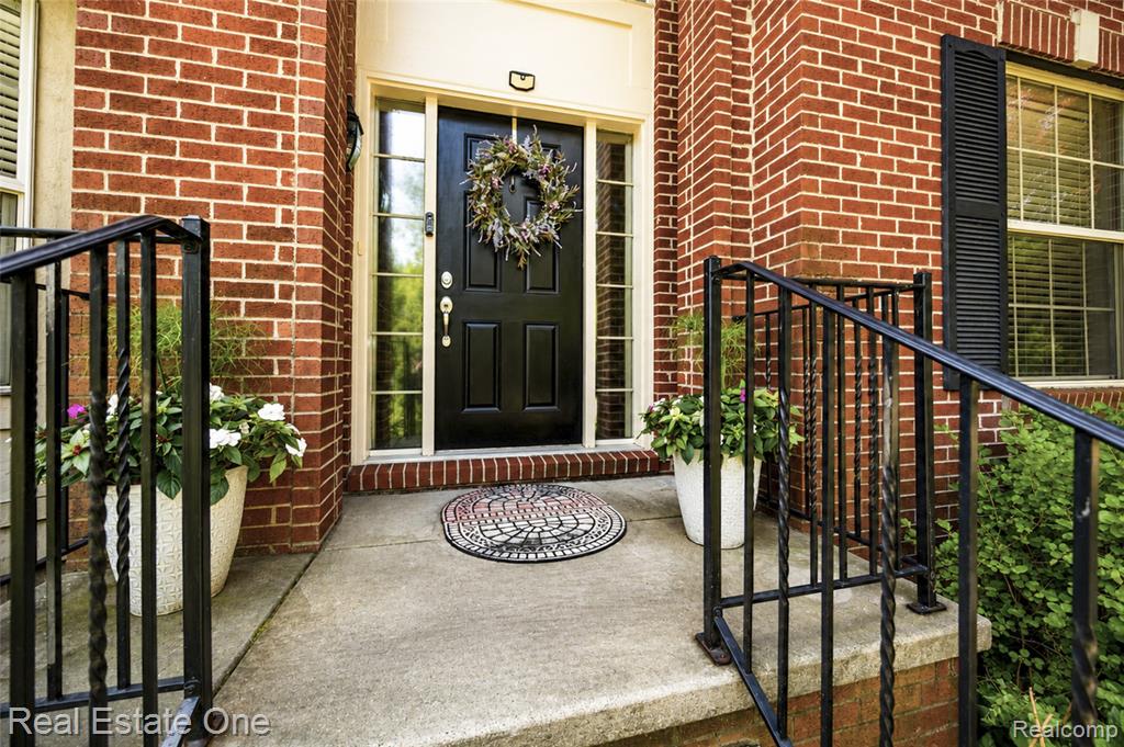 3481 Castlewood Court, Wixom, MI — Photo 12