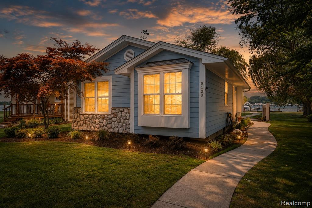 2100 N Channel Drive, MI 48028