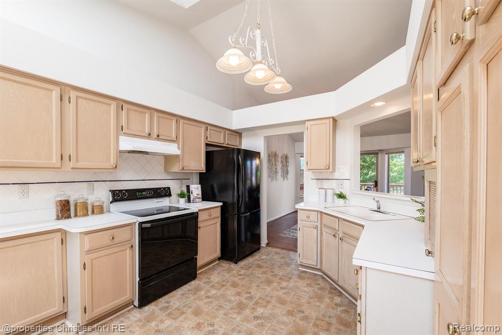 42833 HUNT CLUB Boulevard, Sterling Heights, MI 48314 — Photo 15
