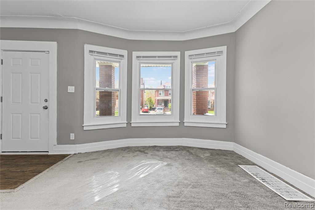 3010 Montclair Street, Detroit, MI 48214 — Photo 15