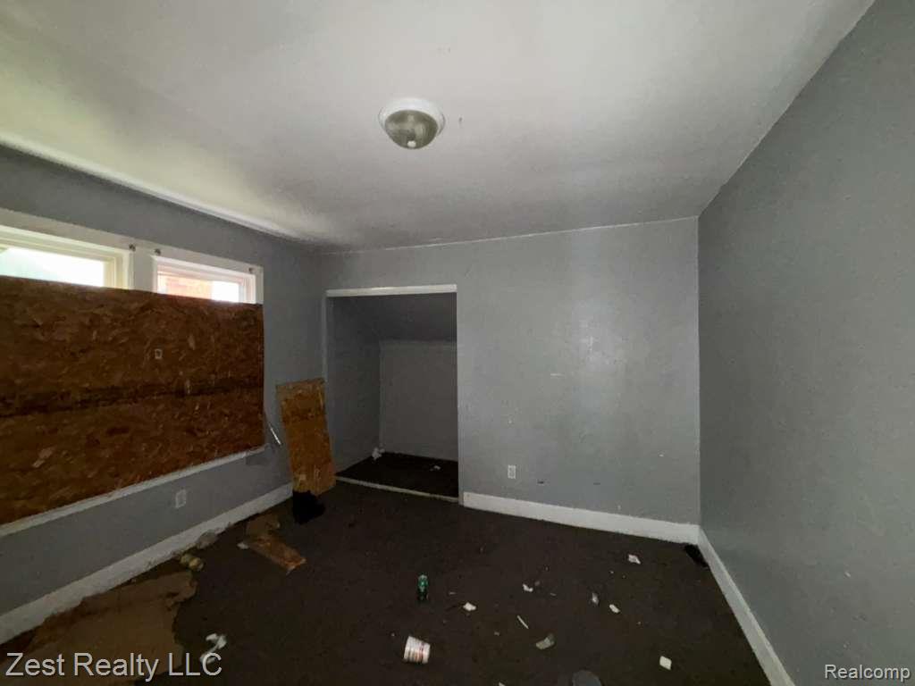 9206 PINEHURST Street, Detroit, MI 48204 — Photo 17