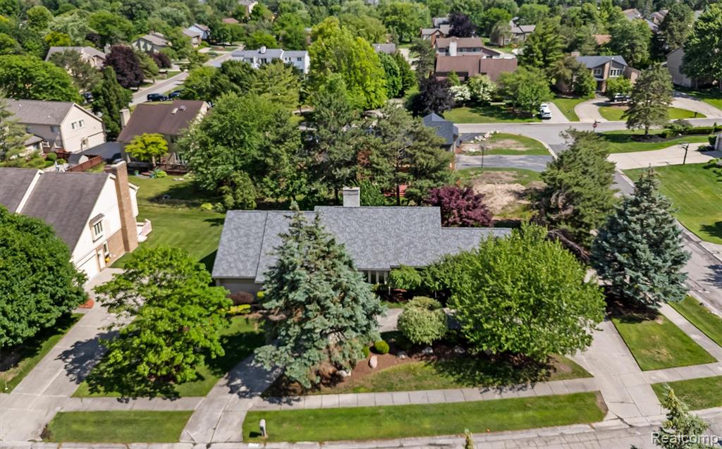 4771 Mada Court, West Bloomfield, MI — Photo 33