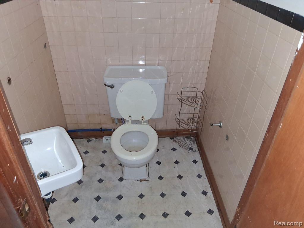 19482 Archer Street, Detroit, MI 48219 — Photo 15