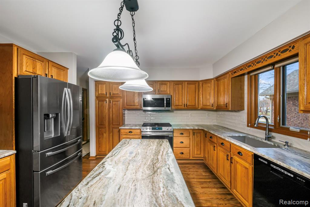 40312 Sugar Spring Drive, Sterling Heights, MI 48313 — Photo 13