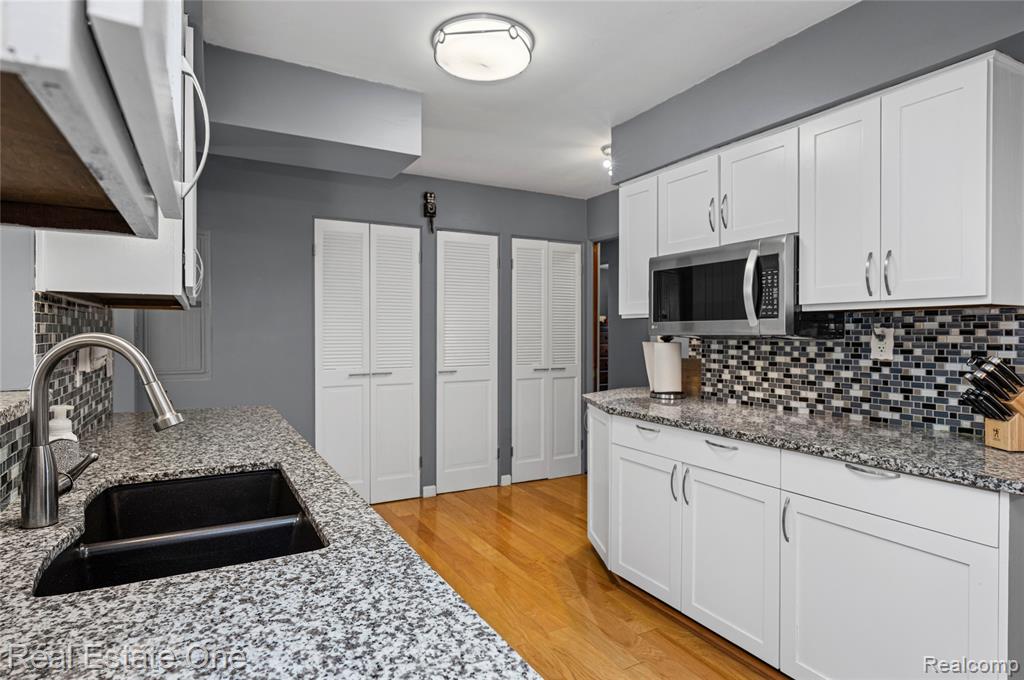 2262 Kohler Street, Waterford, MI 48329 — Photo 18