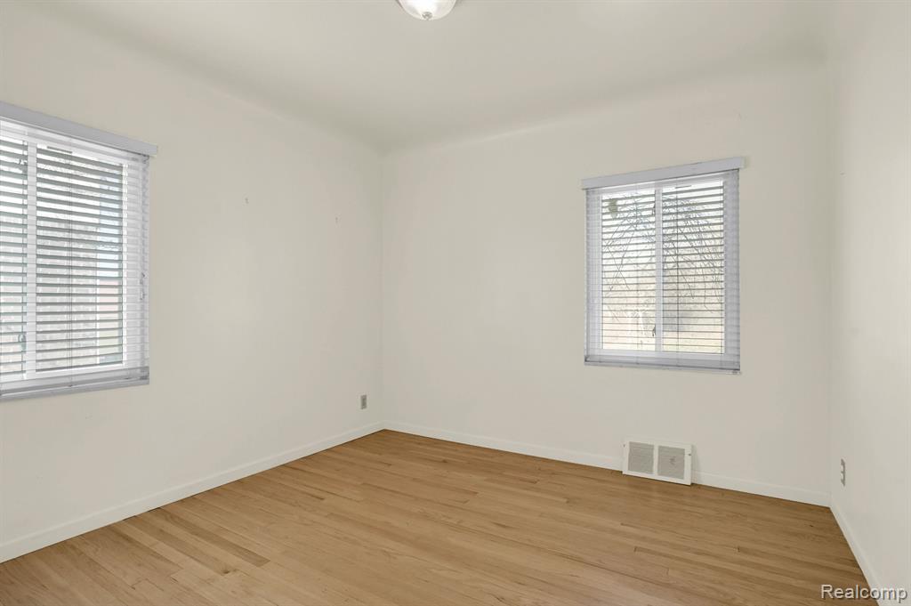 8155 VERMONT Avenue, Warren, MI 48093 — Photo 19