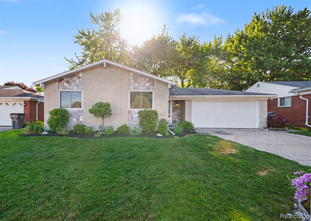 35252 Simon Drive, Clinton Twp, MI 48035 — Photo 3