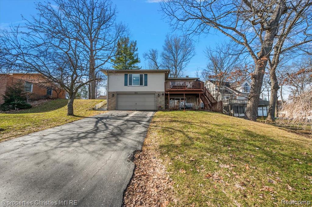5832 Glen Echo Drive, Howell, MI 48843 — Photo 2