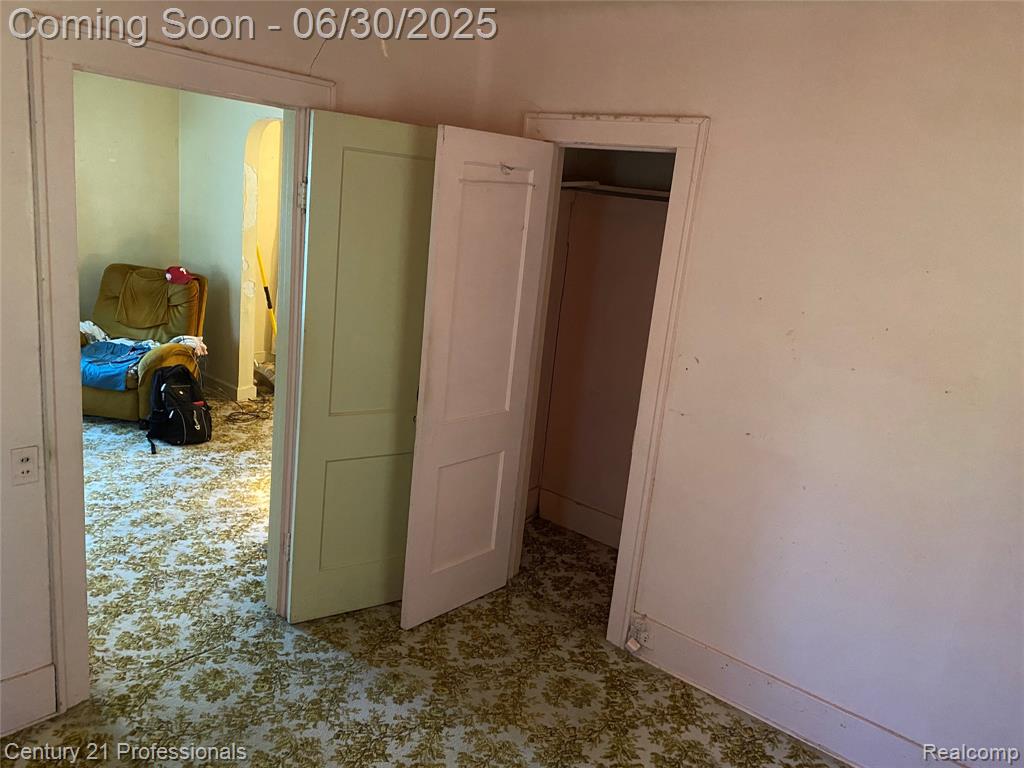 972 Tacken Street, Flint, MI 48532 — Photo 7