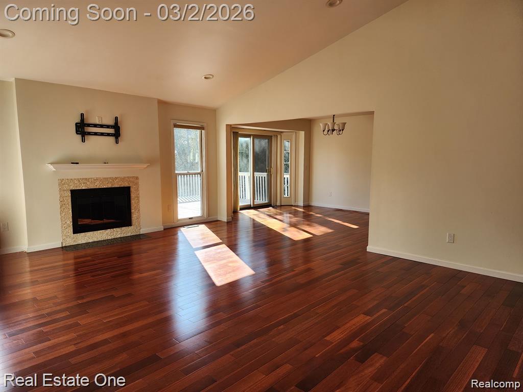 492 BUTTERCUP Drive, Rochester Hills, MI 48307 — Photo 2