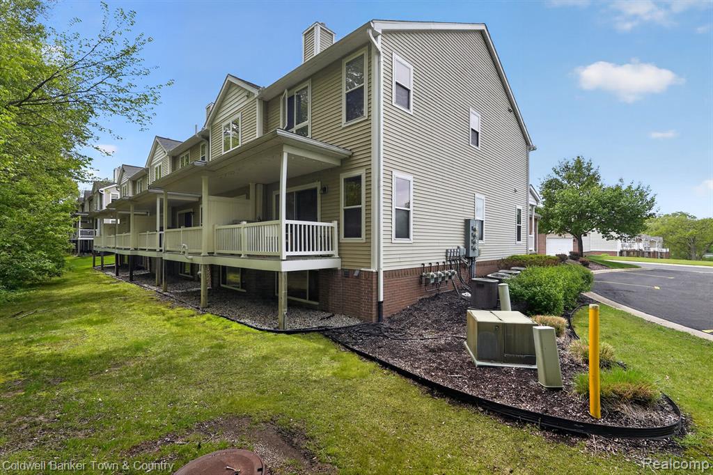 5551 Woodruff Shore Drive, Brighton, MI 48116 — Photo 34