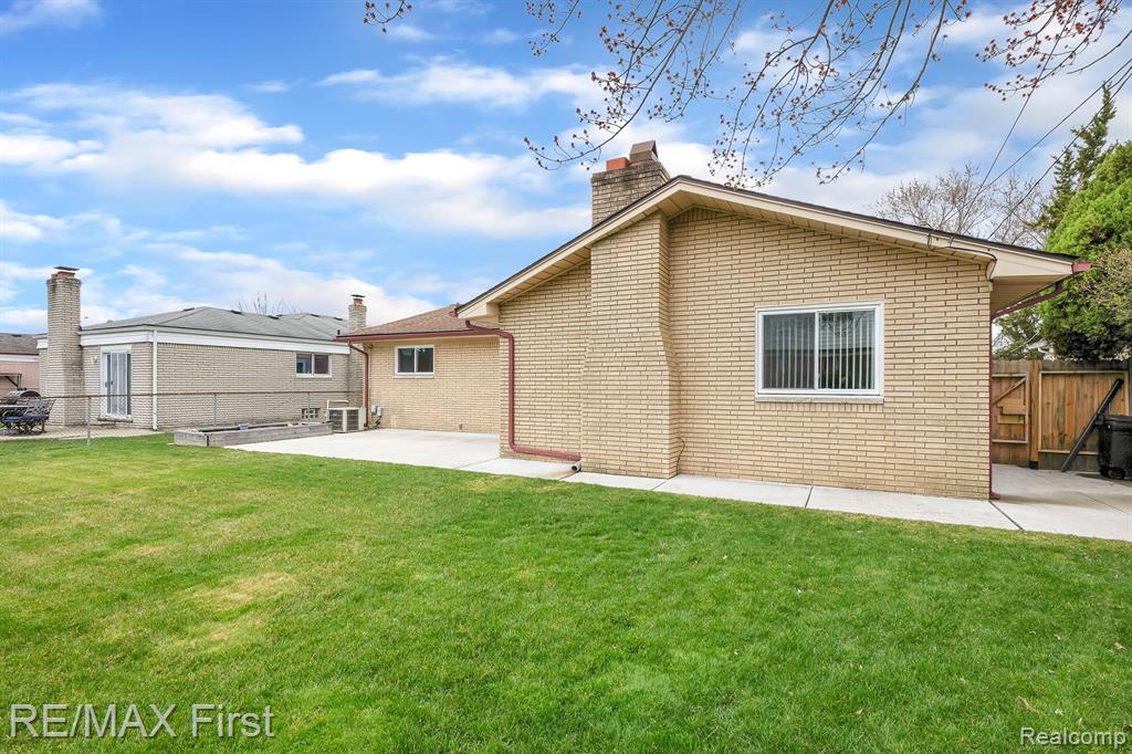 4191 ANGELINE Drive, Sterling Heights, MI 48310 — Photo 30