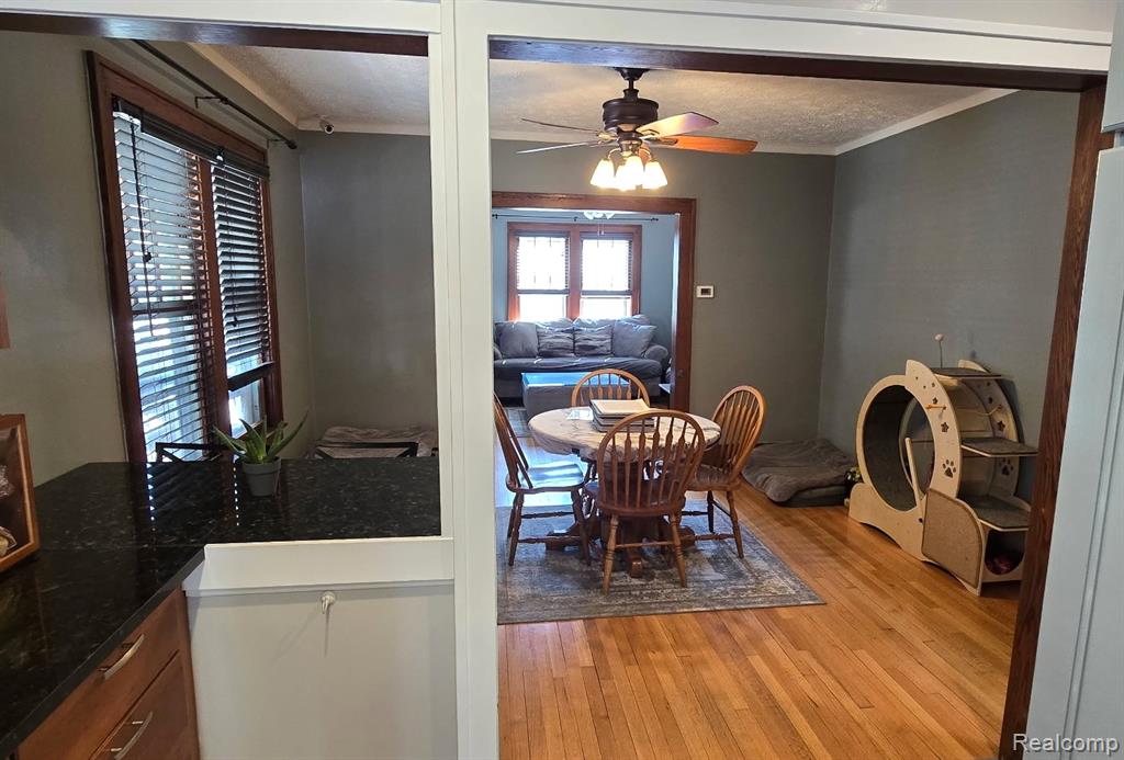 22911 Maple Avenue, Farmington, MI 48336 — Photo 12