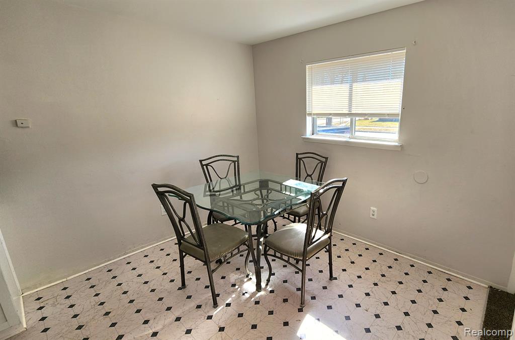 8135 CHALMERS Avenue, Warren, MI 48089 — Photo 3