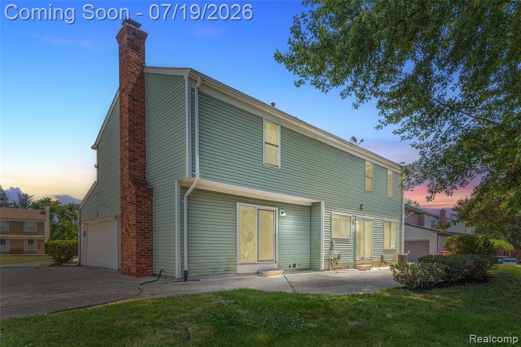 5994 Kingsfield Drive, West Bloomfield, MI — Photo 2