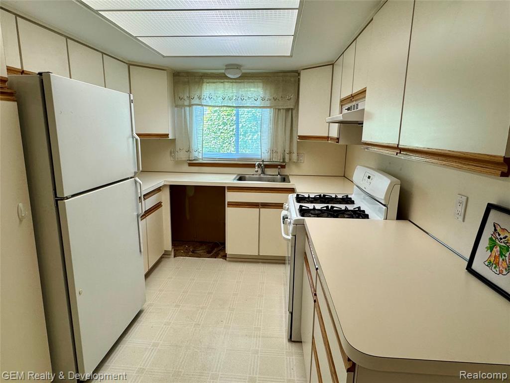 42246 Toddmark Lane, Clinton Twp, MI 48038 — Photo 10