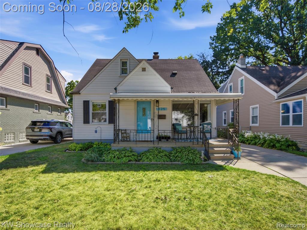 125 S Edgeworth Avenue, Royal Oak, MI 48067