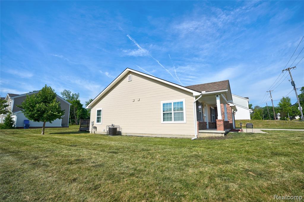 470 E Wood Street, Flint, MI 48503 — Photo 5