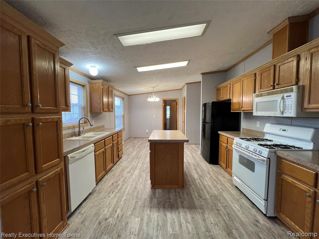 3763 CROSS CREEK, Dryden, MI 48428 — Photo 4