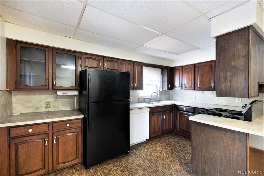 4138 Lapeer Road, Burton, MI 48509 — Photo 8